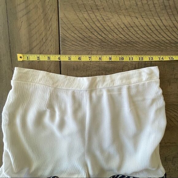 Cato Cream Gauze Shorts with Pom Pom Trim - Picture 11 of 12